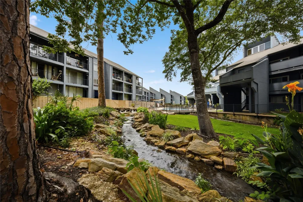 12500 Melville Drive #316B Montgomery, TX 77356