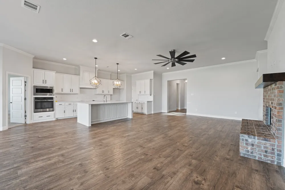 125 Treys Way Godley, TX 76044