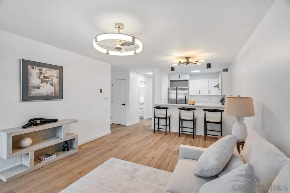 4060 Huerfano #113 San Diego, CA 92117