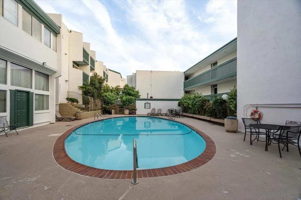4060 Huerfano #113 San Diego, CA 92117