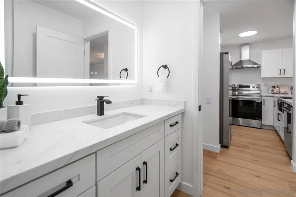 4060 Huerfano #113 San Diego, CA 92117