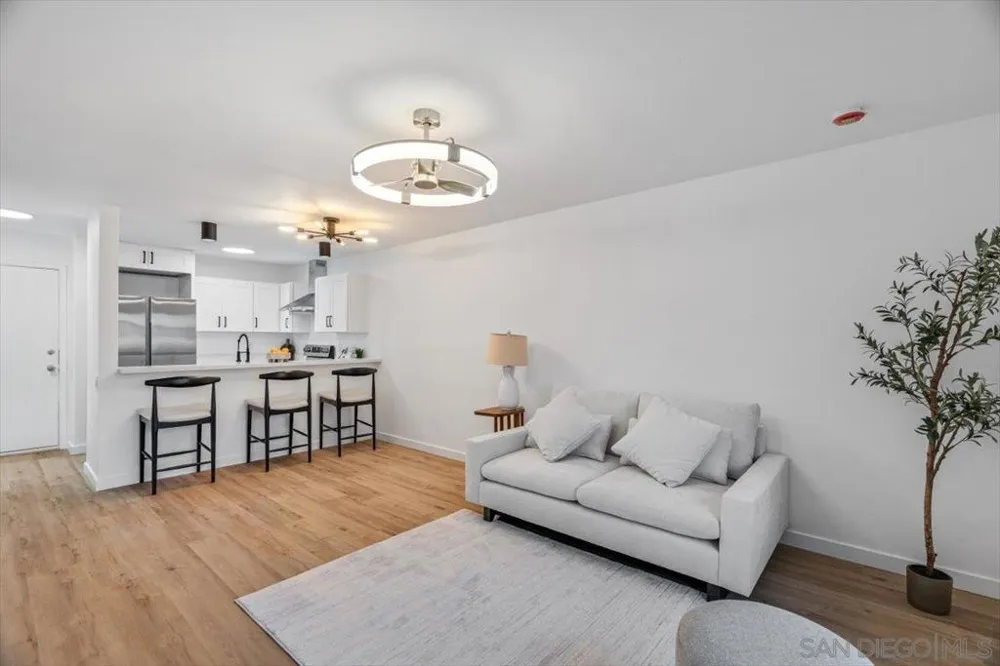 4060 Huerfano #113 San Diego, CA 92117