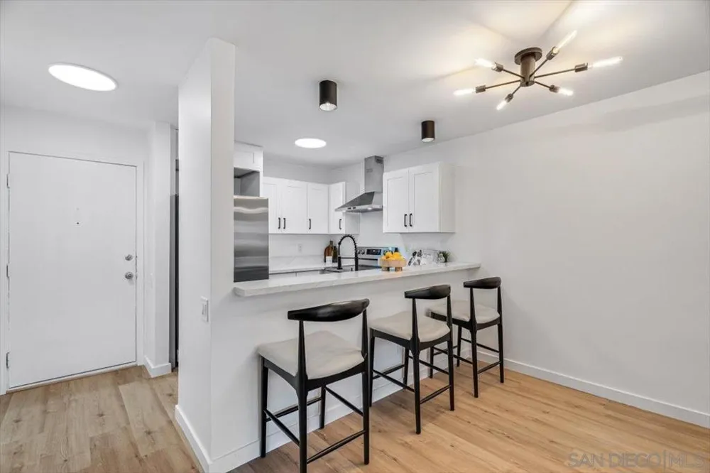 4060 Huerfano #113 San Diego, CA 92117