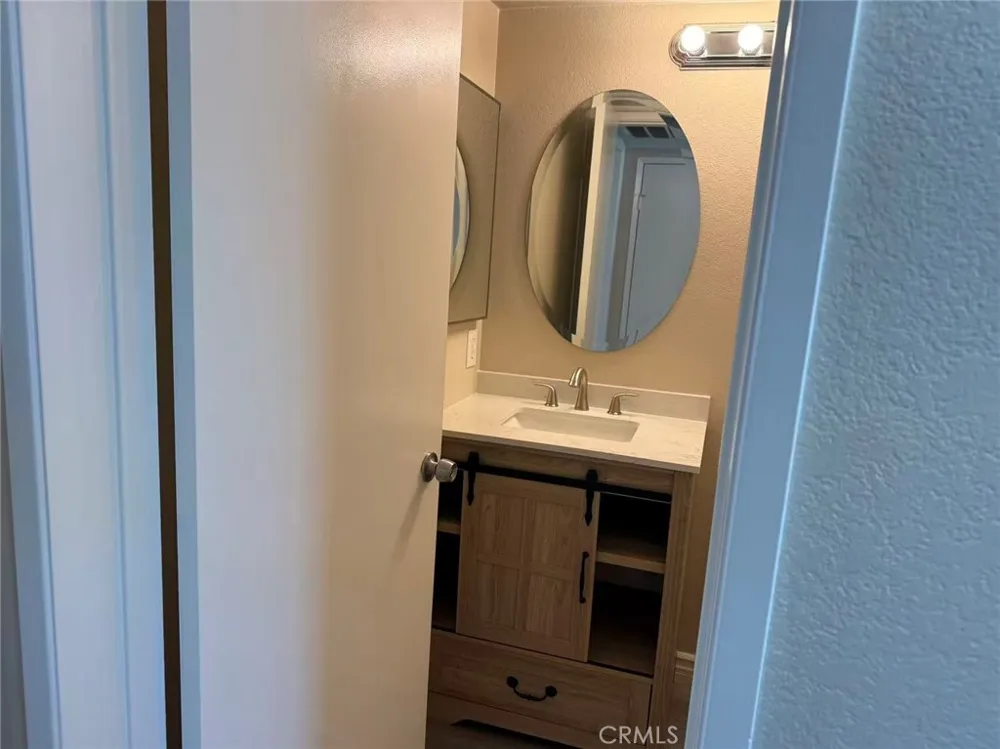 14830 Redwood Adelanto, CA 92301