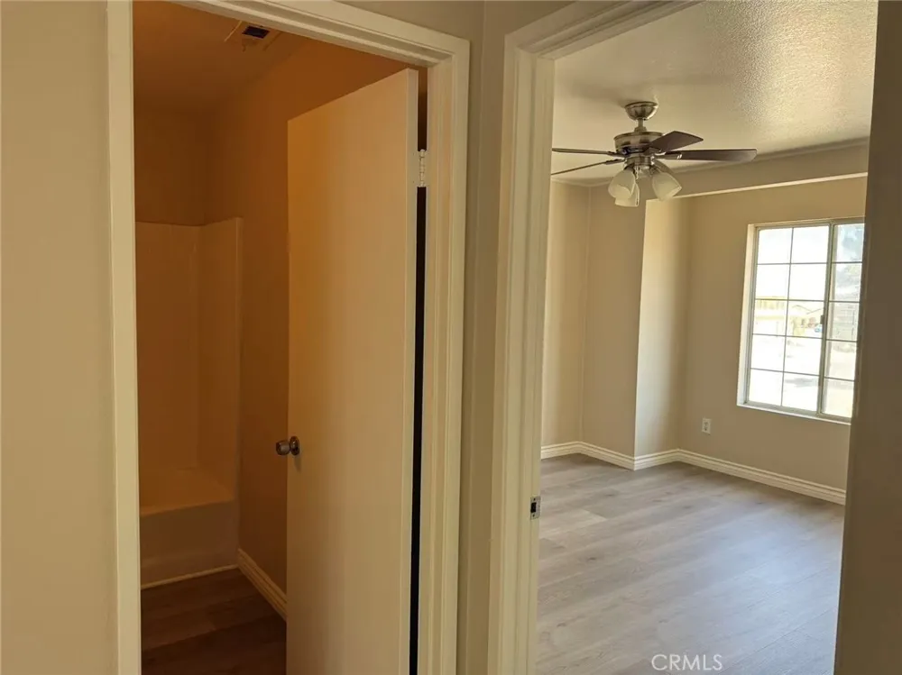 14830 Redwood Adelanto, CA 92301
