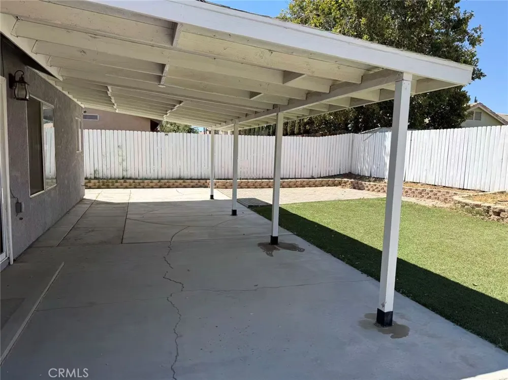 14830 Redwood Adelanto, CA 92301