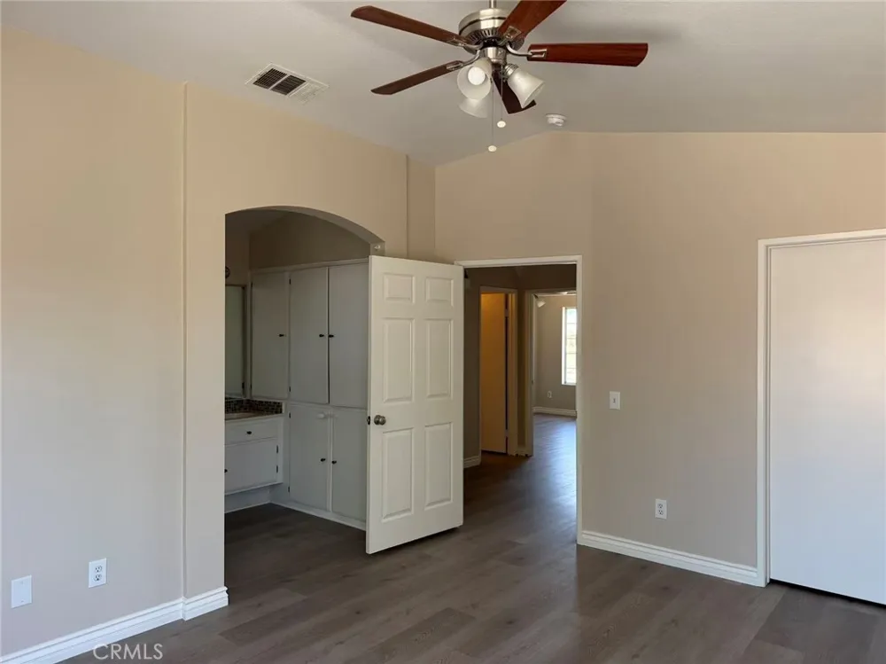 14830 Redwood Adelanto, CA 92301