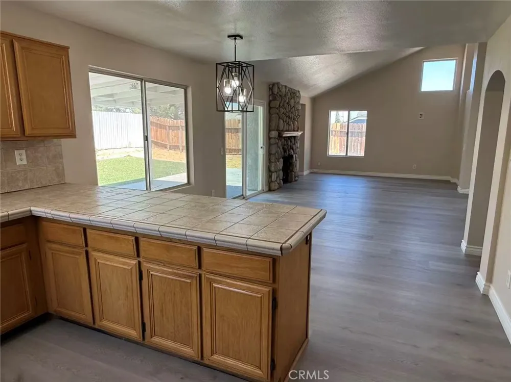 14830 Redwood Adelanto, CA 92301