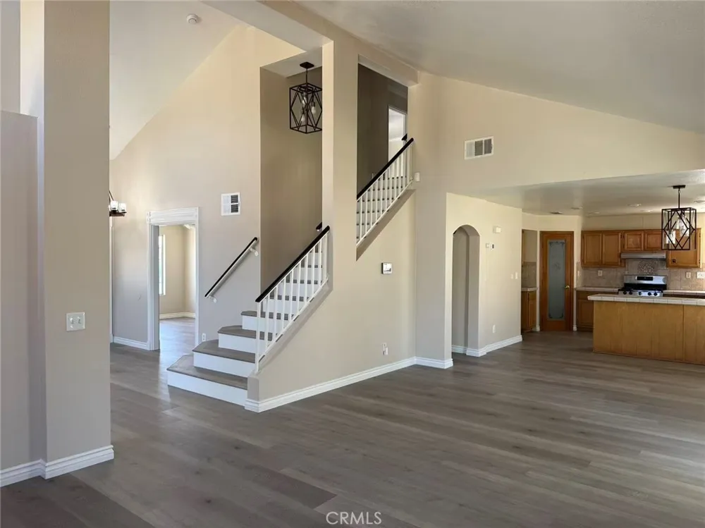 14830 Redwood Adelanto, CA 92301
