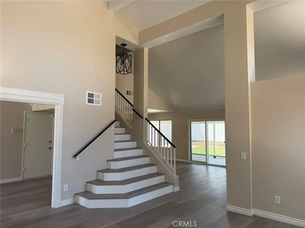 14830 Redwood Adelanto, CA 92301