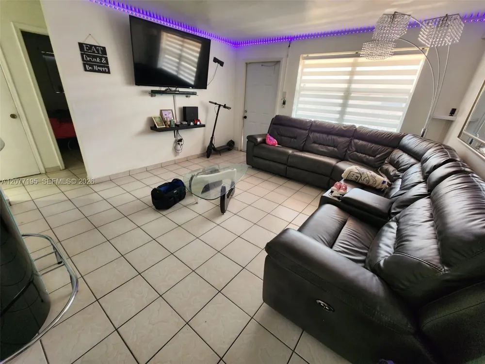 664 W 29th St #6 Hialeah, FL 33012
