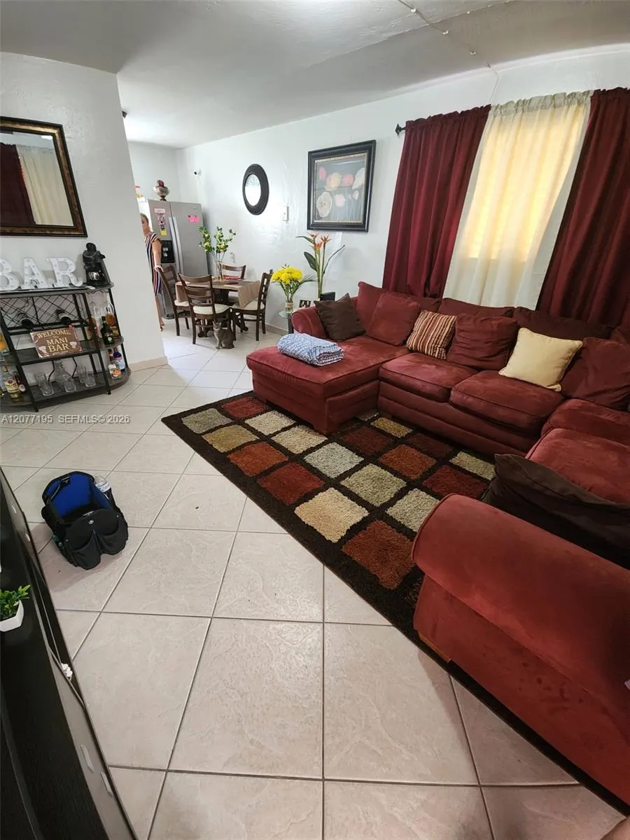 664 W 29th St #6 Hialeah, FL 33012