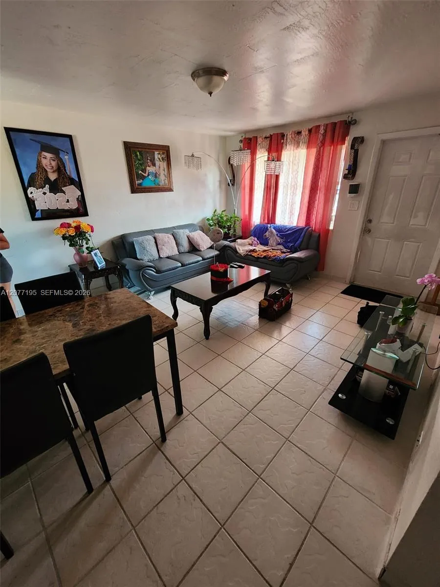 664 W 29th St #6 Hialeah, FL 33012