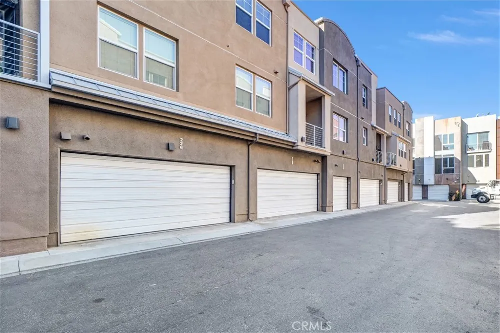 226 E Jeanette Lane Santa Ana, CA 92705