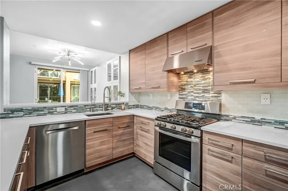 226 E Jeanette Lane Santa Ana, CA 92705