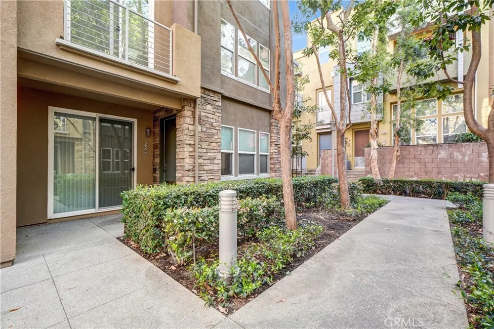 226 E Jeanette Lane Santa Ana, CA 92705