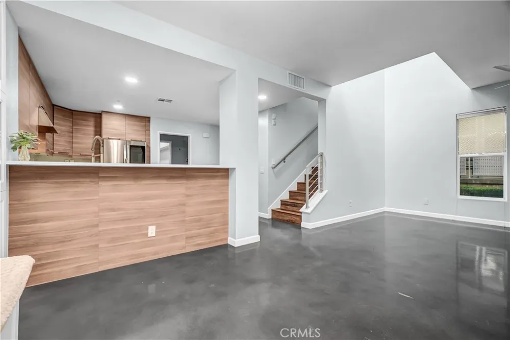 226 E Jeanette Lane Santa Ana, CA 92705