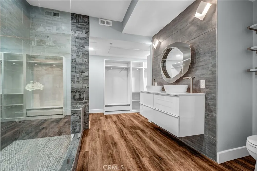 226 E Jeanette Lane Santa Ana, CA 92705