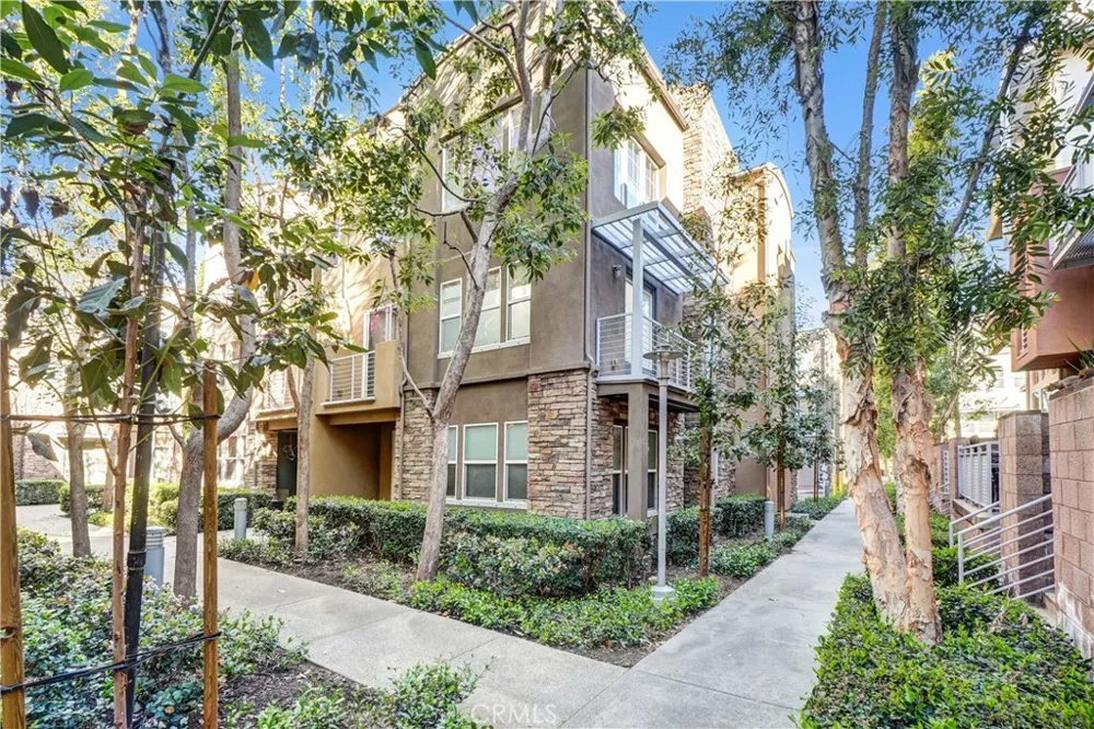 226 E Jeanette Lane Santa Ana, CA 92705