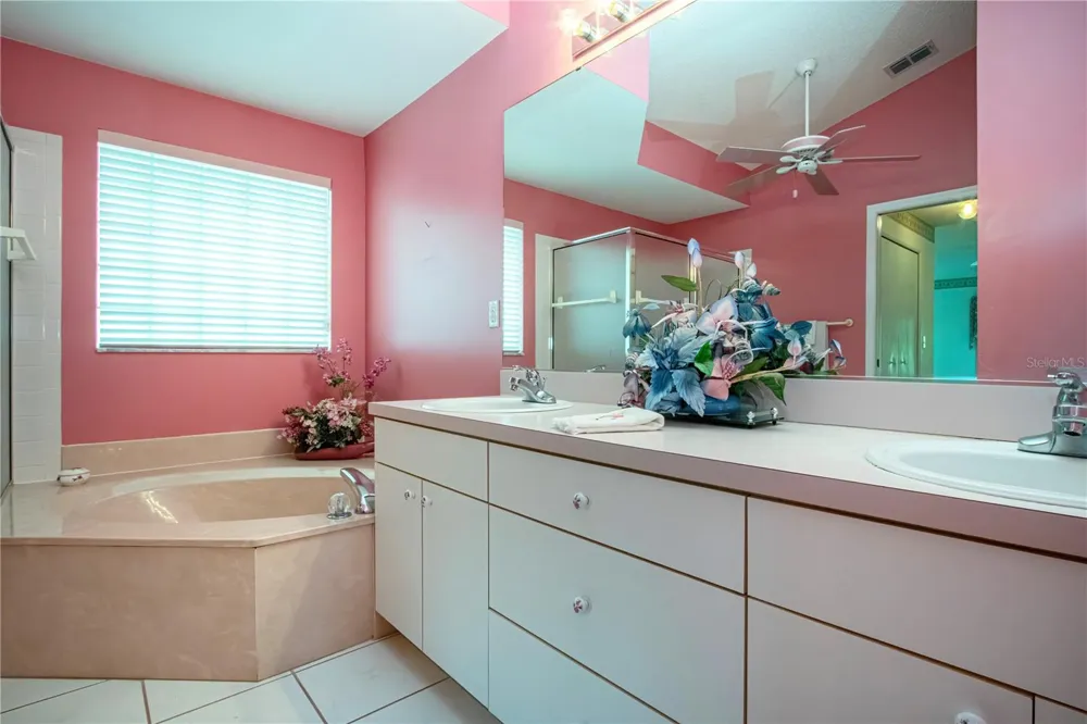 2042 PRESTANCIA LANE Sun City Center, FL 33573
