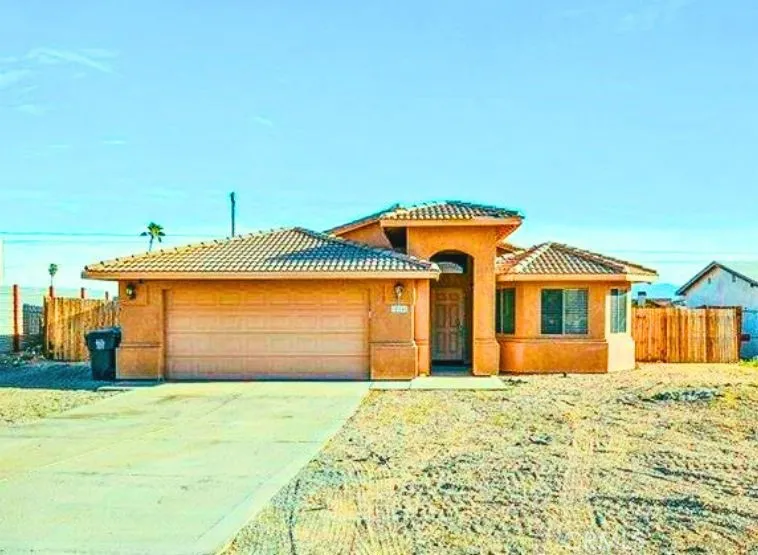 10940 Santa Cruz Desert Hot Springs, CA 92240