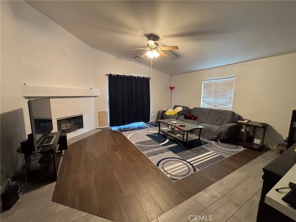 10940 Santa Cruz Desert Hot Springs, CA 92240