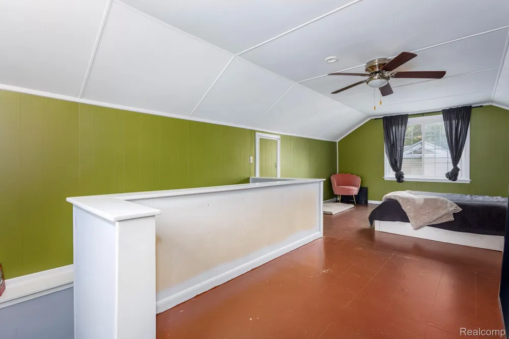 21156 Manchester Boulevard Harper Woods City, MI 48225