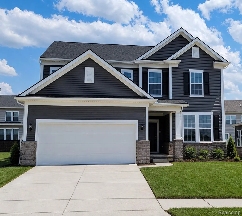 693 Gretchen Lane Saline City, MI 48176