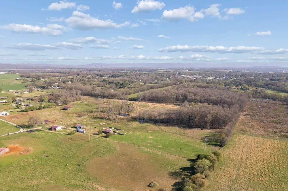 324 Laster Holman Lane Decherd, TN 37324