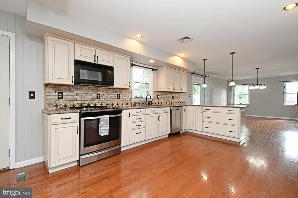 691 PENNFIELD DRIVE Hatfield, PA 19440