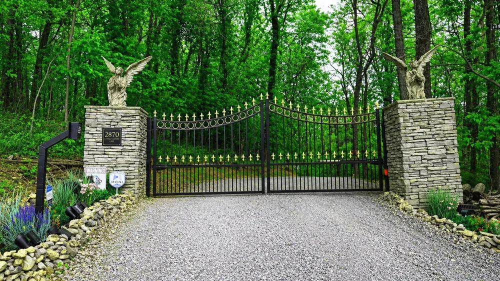 2870 Leonard Creek Ln Arrington, TN 37014