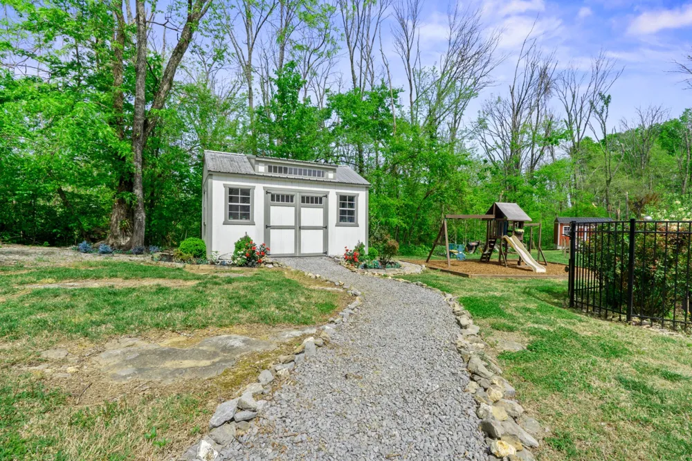 2870 Leonard Creek Ln Arrington, TN 37014
