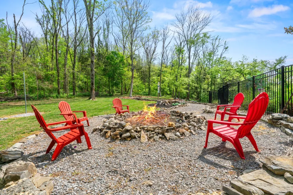 2870 Leonard Creek Ln Arrington, TN 37014
