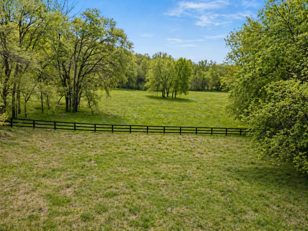 2870 Leonard Creek Ln Arrington, TN 37014