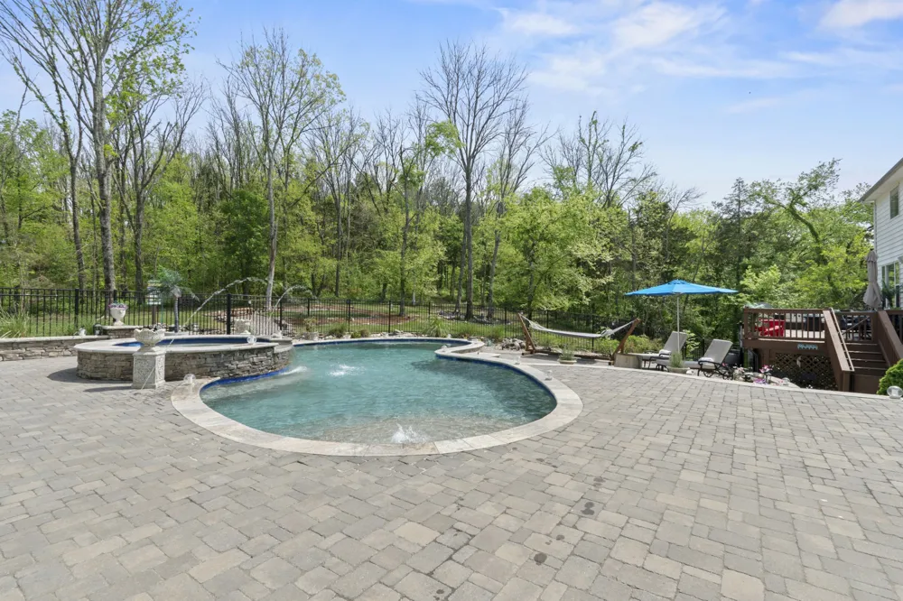 2870 Leonard Creek Ln Arrington, TN 37014