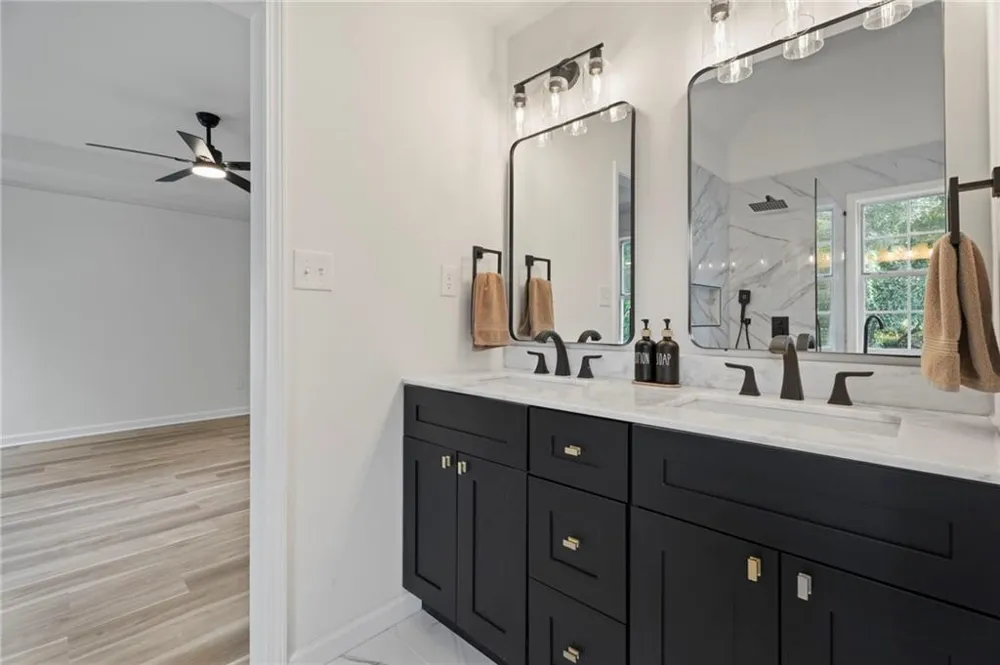 5323 Moon Road Powder Springs, GA 30127