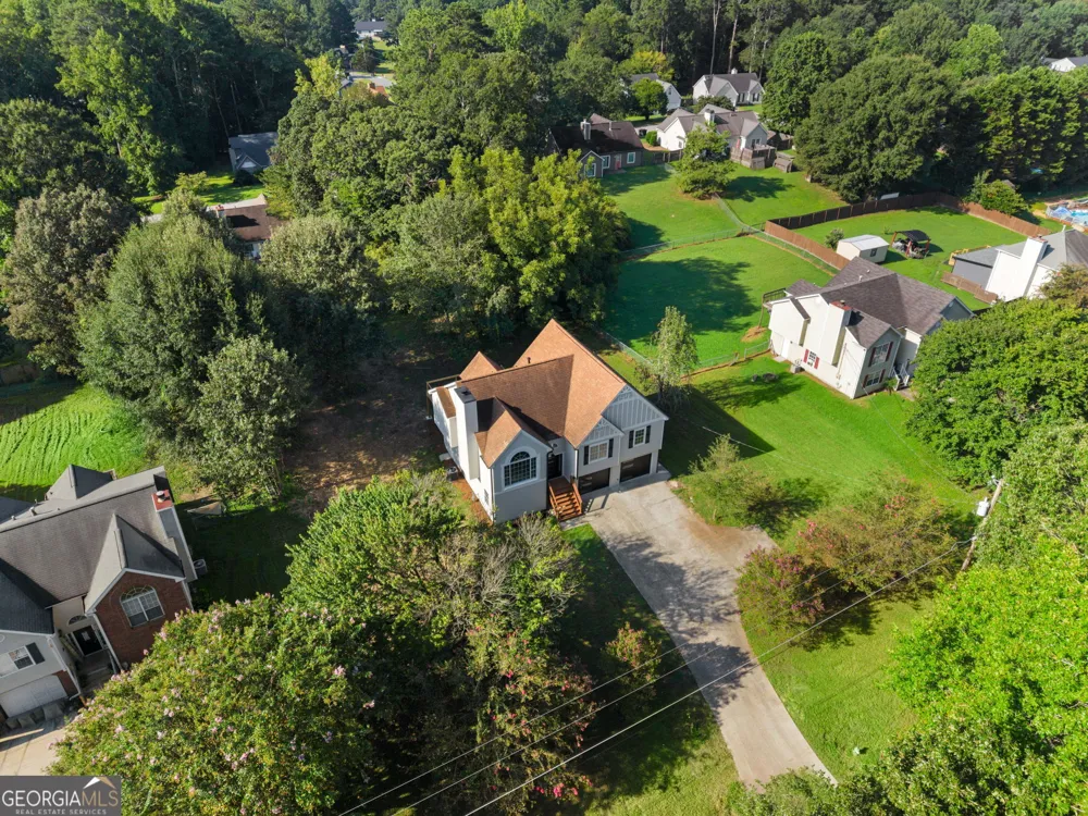 5323 Moon RD Powder Springs, GA 30127
