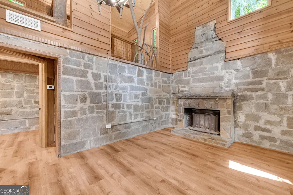 4305 Yonah Dam RD Toccoa, GA 30577