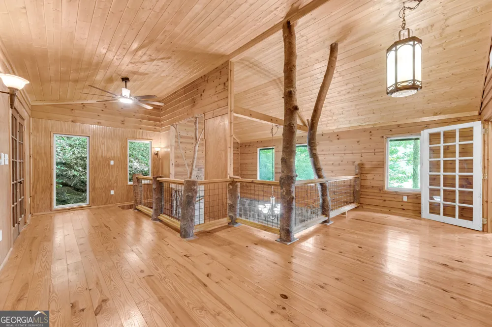 4305 Yonah Dam RD Toccoa, GA 30577