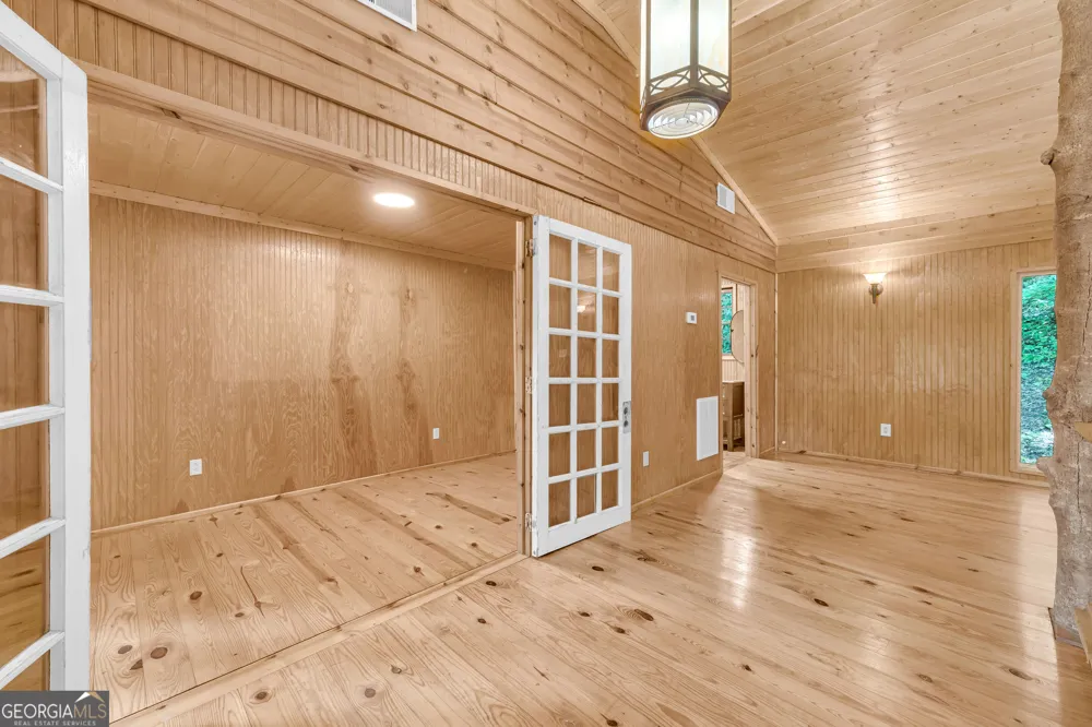 4305 Yonah Dam RD Toccoa, GA 30577