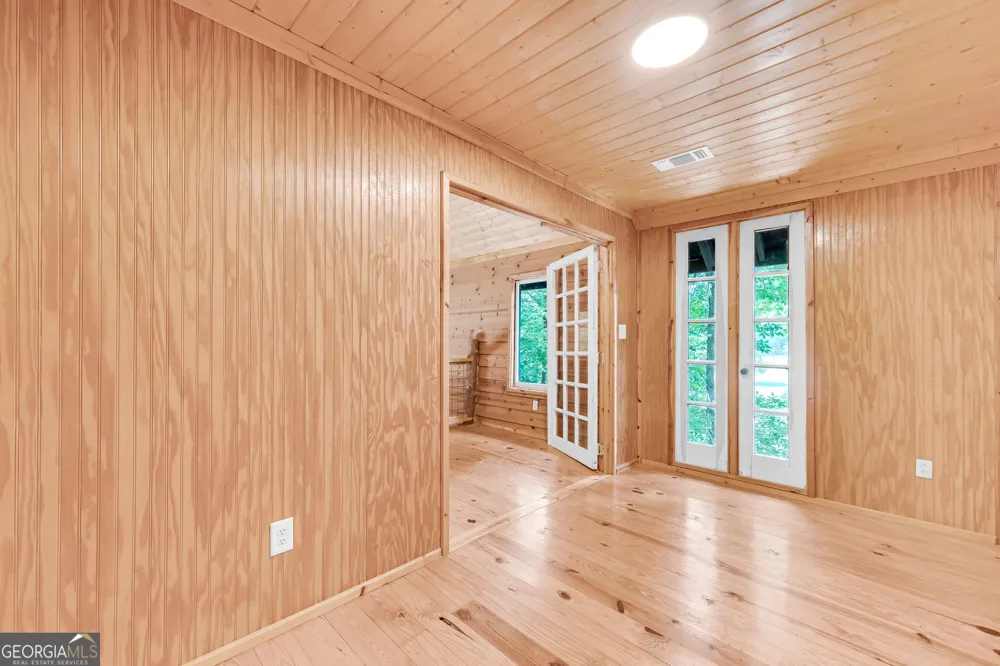 4305 Yonah Dam RD Toccoa, GA 30577