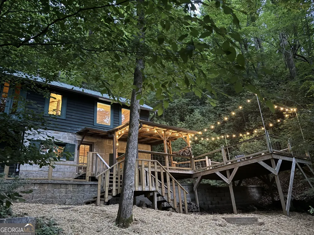 4305 Yonah Dam RD Toccoa, GA 30577