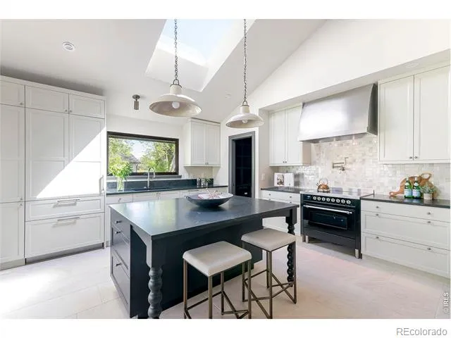985 Saratoga Court Boulder, CO 80303