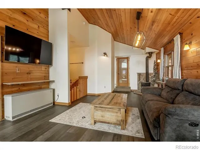 417 Dunraven Glade Road Glen Haven, CO 80532