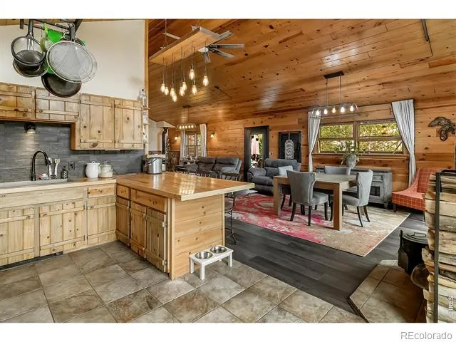 417 Dunraven Glade Road Glen Haven, CO 80532