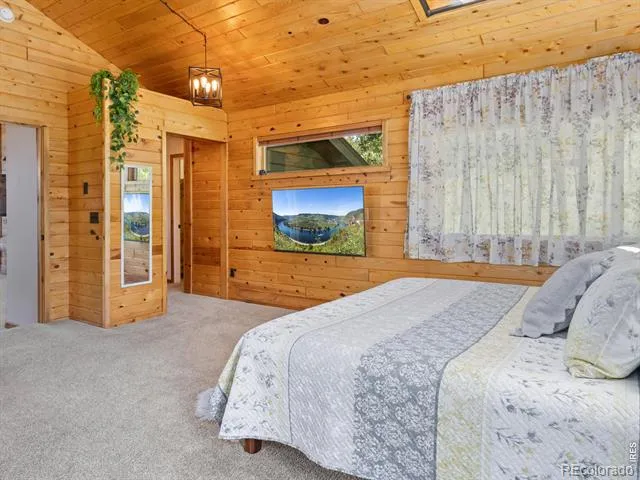 417 Dunraven Glade Road Glen Haven, CO 80532