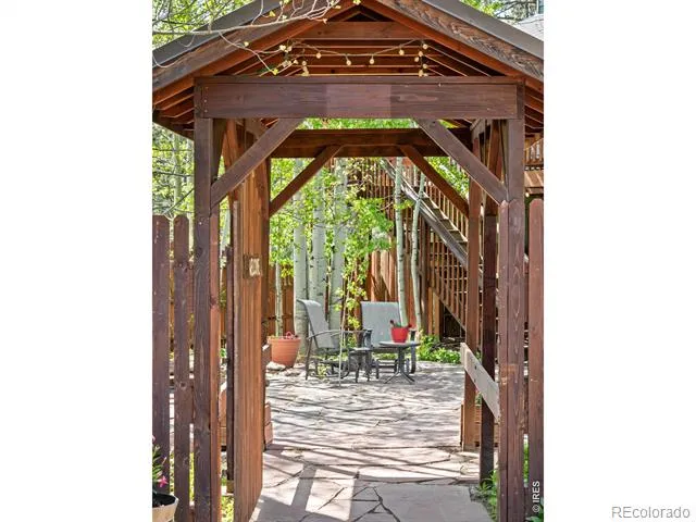 417 Dunraven Glade Road Glen Haven, CO 80532