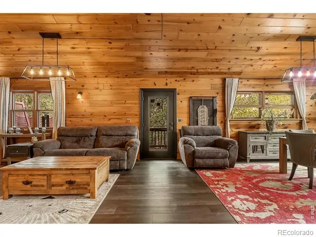 417 Dunraven Glade Road Glen Haven, CO 80532