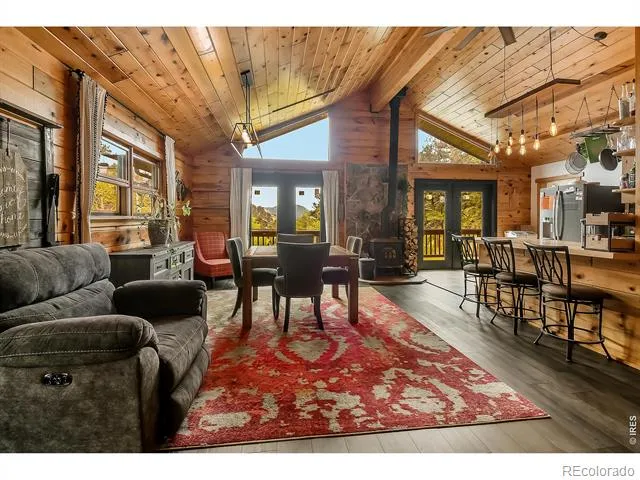 417 Dunraven Glade Road Glen Haven, CO 80532
