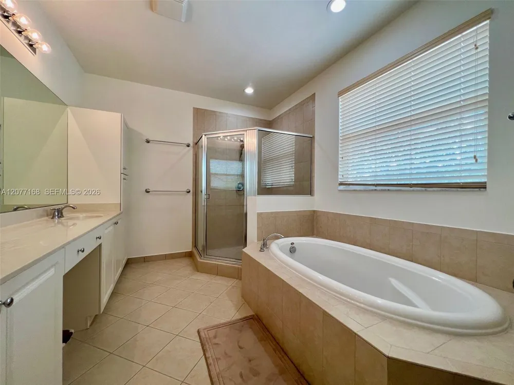 3280 NW 126th Ave Sunrise, FL 33323